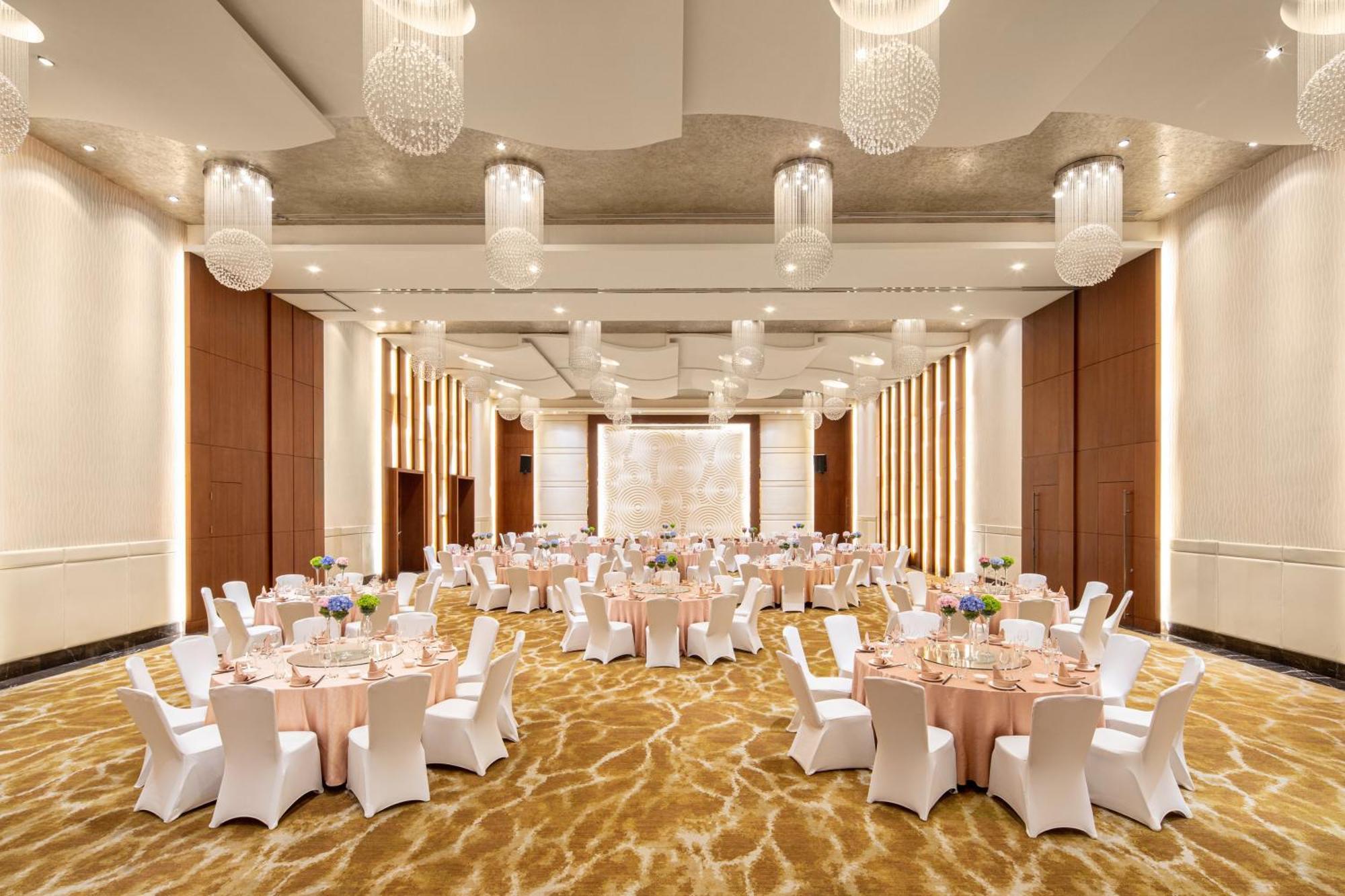 Crowne Plaza Shanghai Xiayang By Ihg Hotel 5*